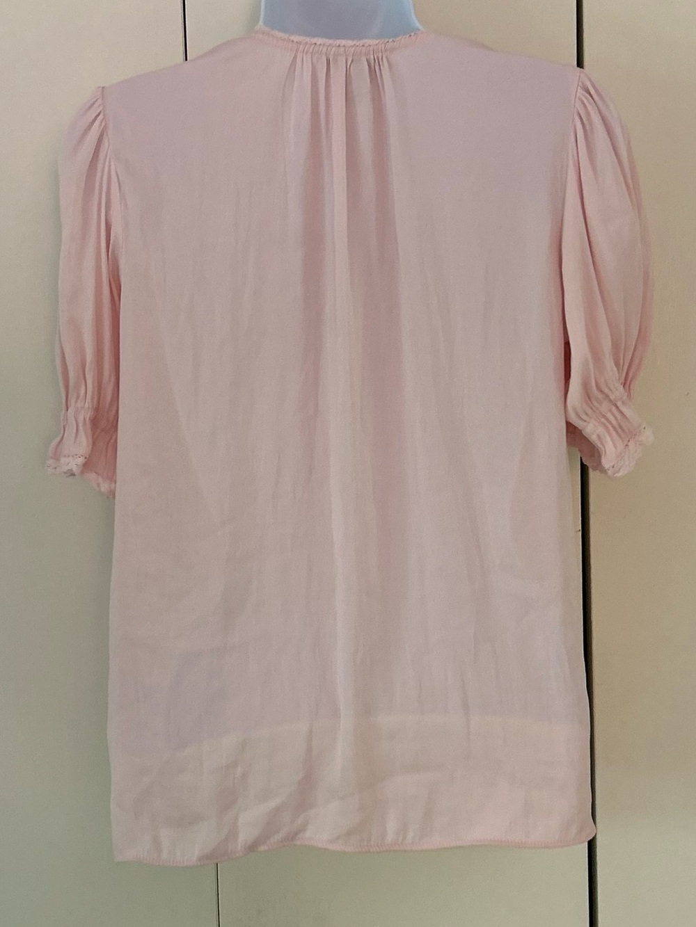 Cupcakes & Cashmere V-Neck puff Sleeve Blouse XS - Picture 2 of 10